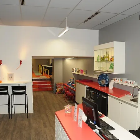 ホテル Ibis Styles Centre Gare シャンベリ